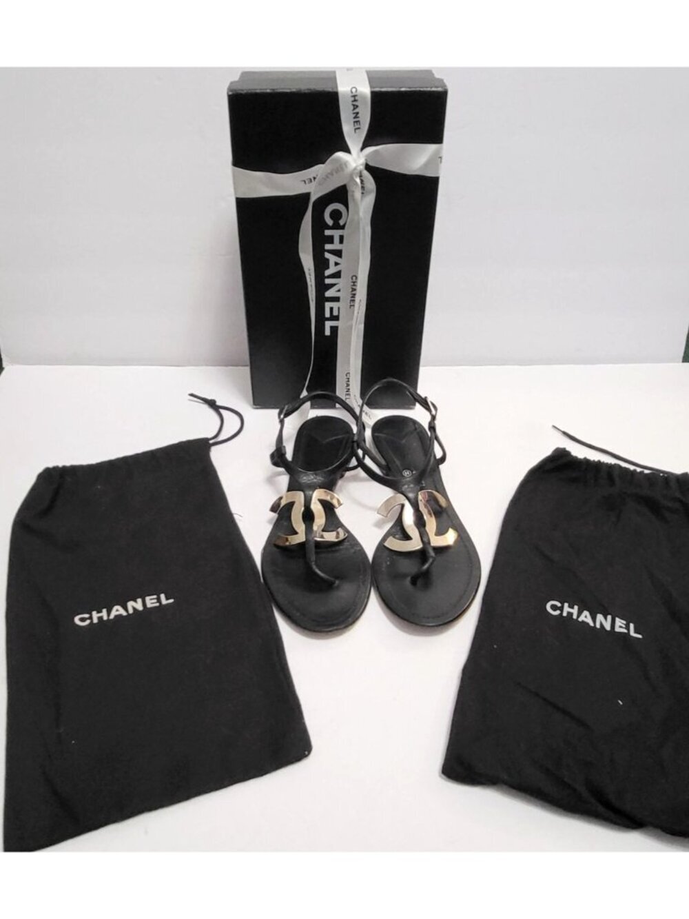 Chanel CC Logo T-Strap Leather Thong Sandals - Picture 17 of 17